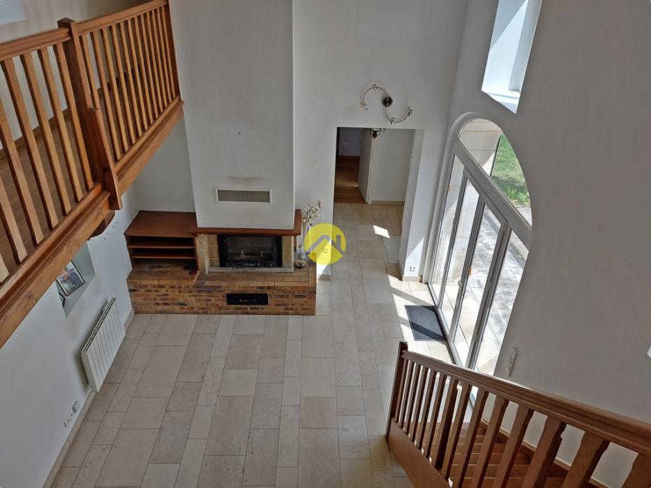 RÉNOVÉE, ÉQUIPÉE P.M.R. + Terrain