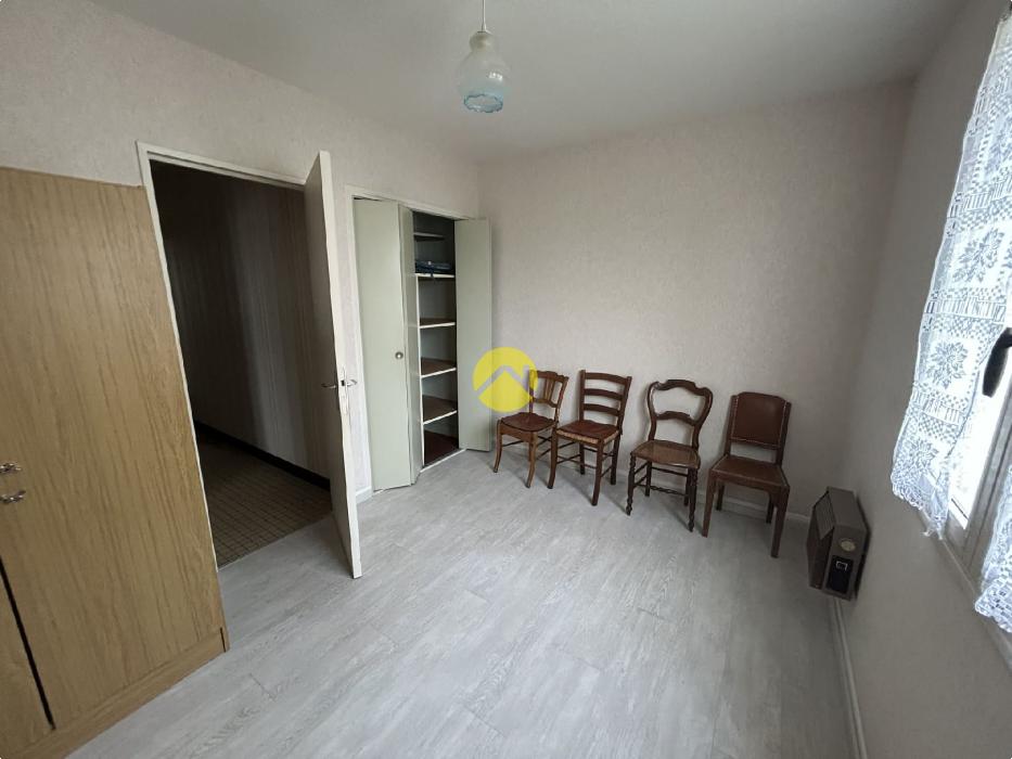 Maison élevée sur sous sol