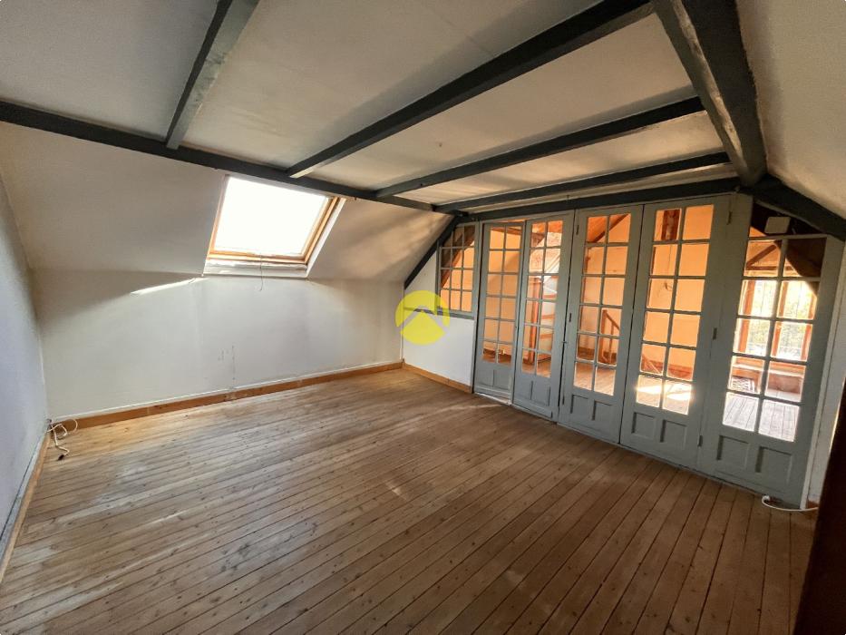 MAISON INDEPENDANTE AVEC JARDIN