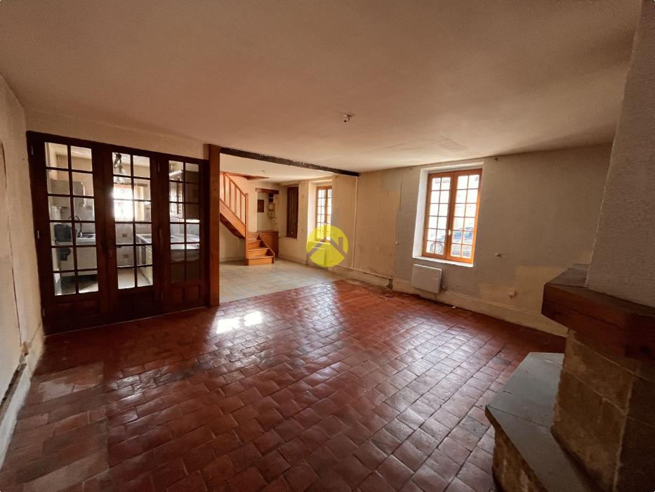 MAISON INDEPENDANTE AVEC JARDIN
