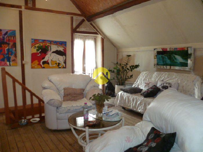 MAISON INDEPENDANTE AVEC JARDIN