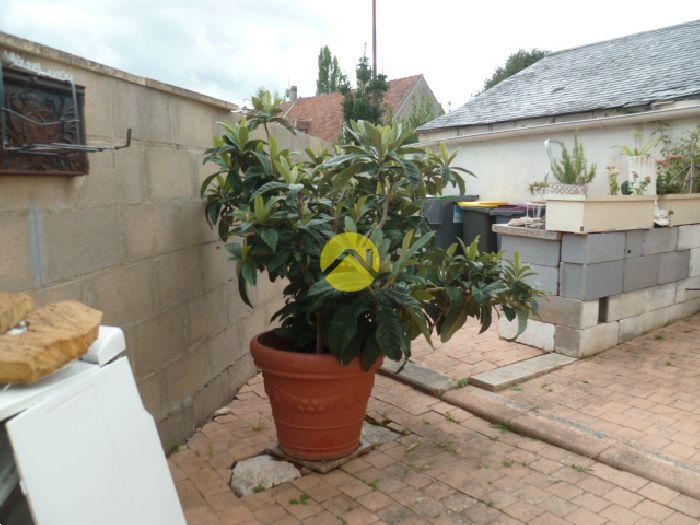 MAISON INDEPENDANTE AVEC JARDIN