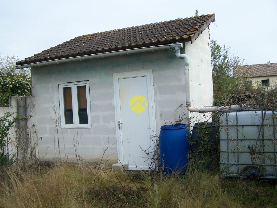 UN PETIT COIN DE JARDIN AU CALME 