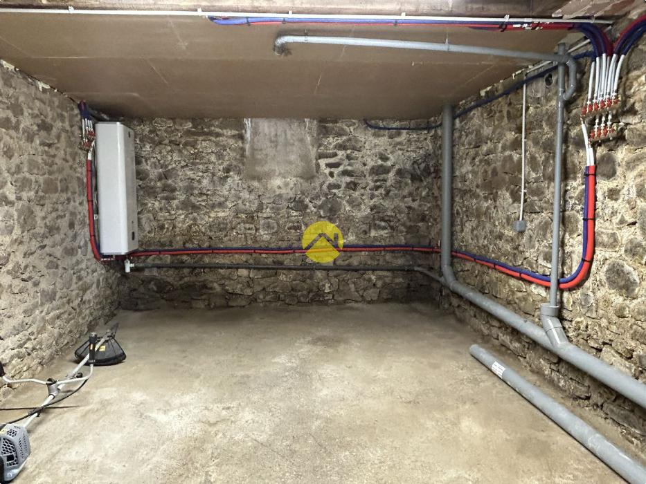 MAISON RENOVÉE AVEC GRANDE GRANGE