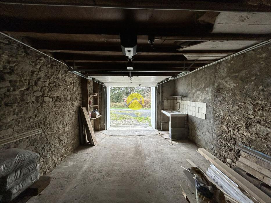 MAISON RENOVÉE AVEC GRANDE GRANGE