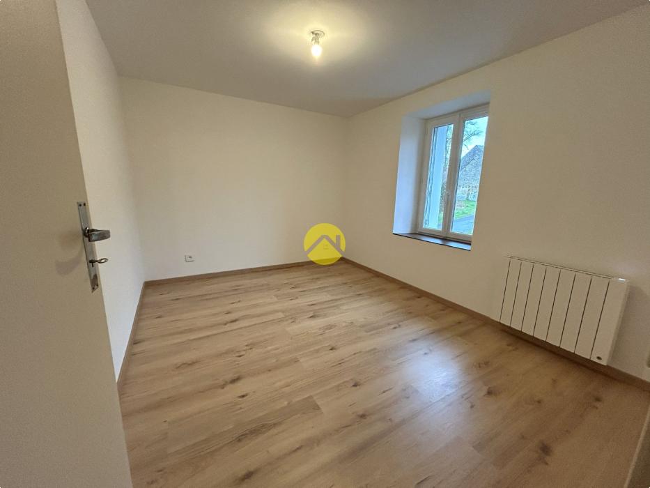 MAISON RENOVÉE AVEC GRANDE GRANGE