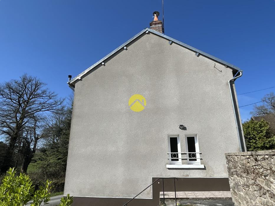 MAISON RENOVÉE AVEC GRANDE GRANGE