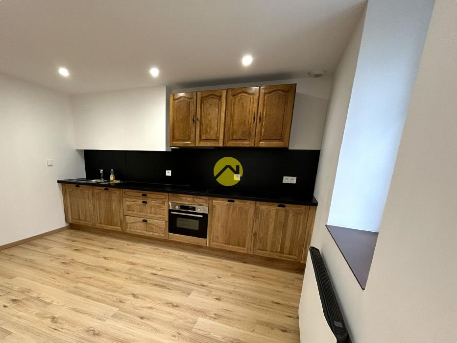 MAISON RENOVÉE AVEC GRANDE GRANGE