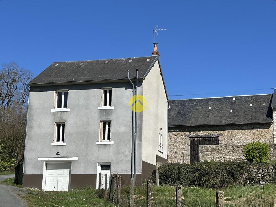 MAISON RENOVÉE AVEC GRANDE GRANGE