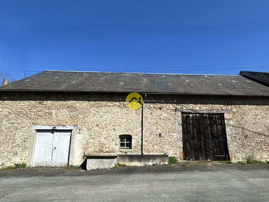 MAISON RENOVÉE AVEC GRANDE GRANGE