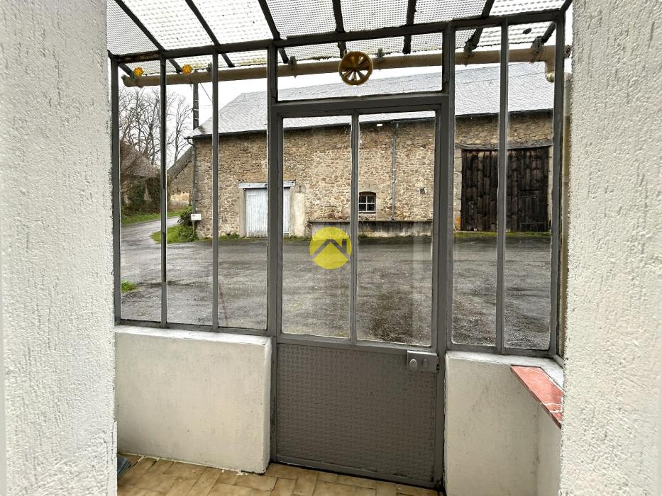 MAISON RENOVÉE AVEC GRANDE GRANGE