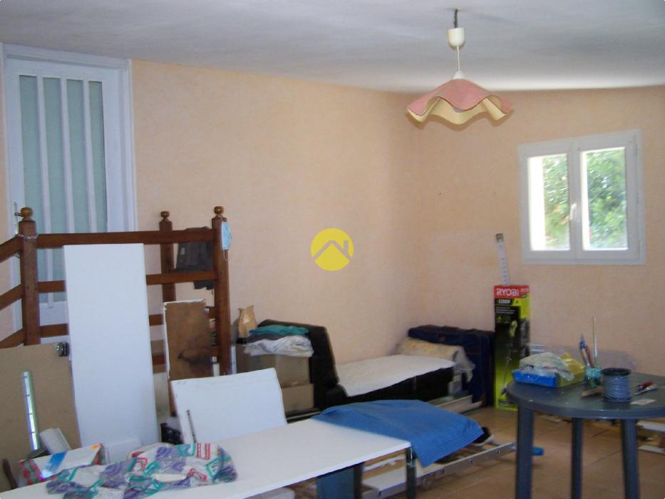 MAISON INDEP. INTERIEUR A RENOVER