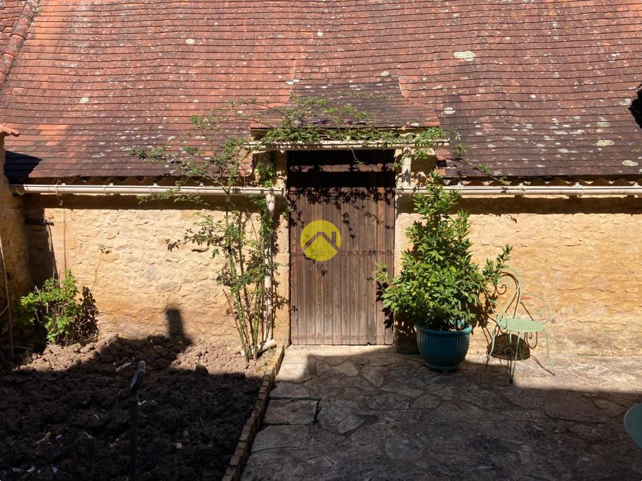 Maison perigourdine avec hangar 