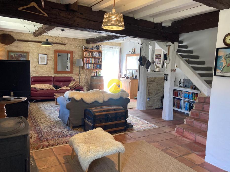 Maison perigourdine avec hangar 