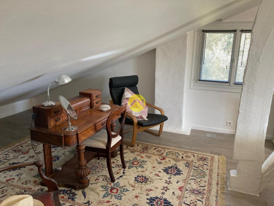 Maison perigourdine avec hangar 