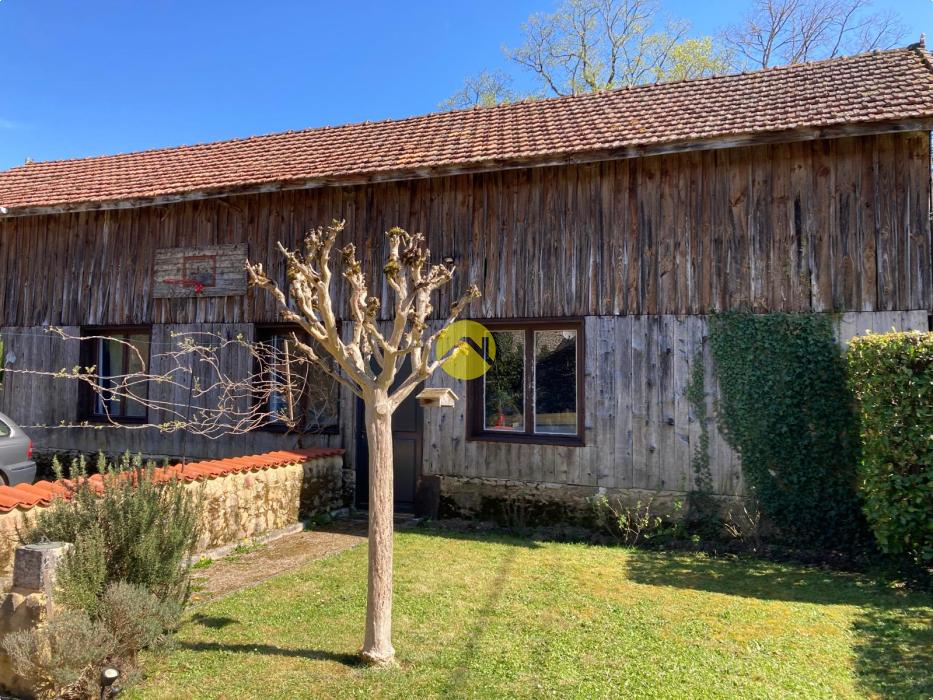 Maison perigourdine avec hangar 