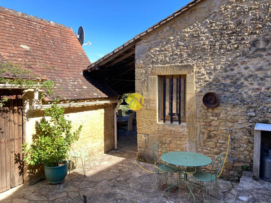 Maison perigourdine avec hangar 