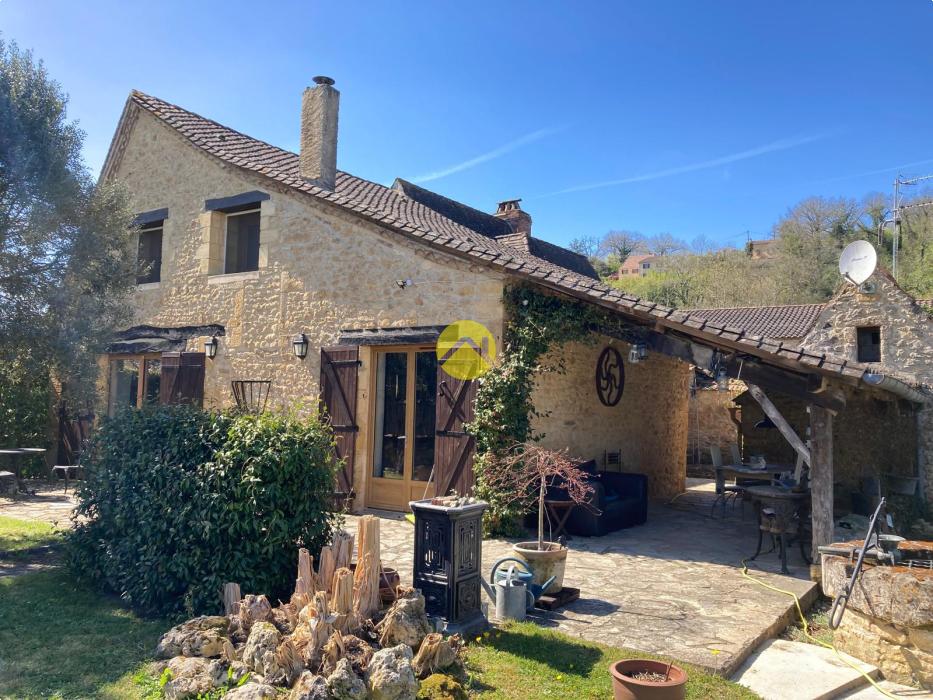 Maison perigourdine avec hangar 