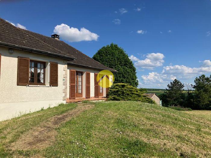 Beau terrain avec vue