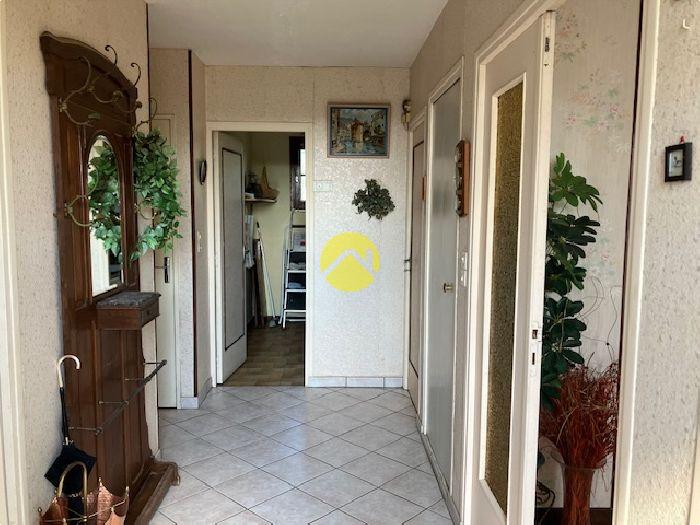 Beau terrain avec vue