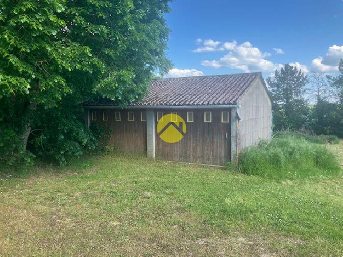 Beau terrain avec vue