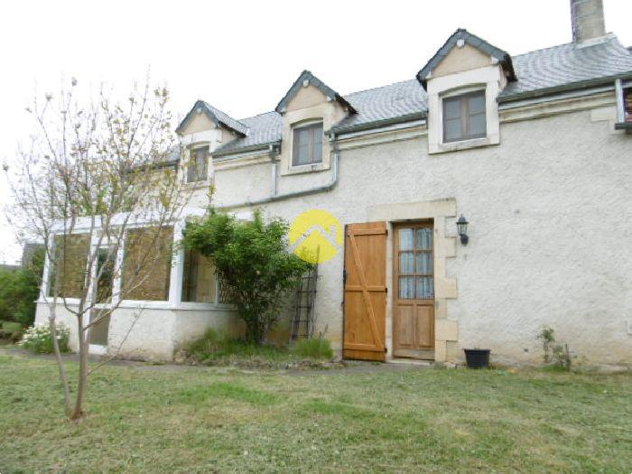 Belle maison de pierres restaurée.