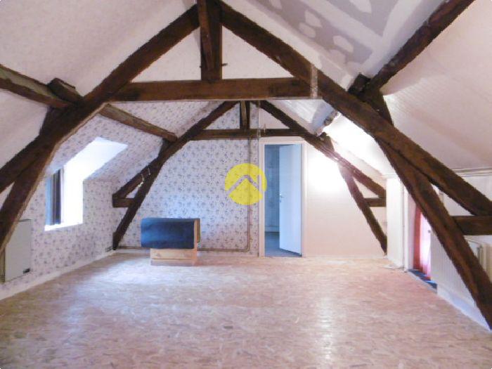 Belle maison de pierres restaurée.