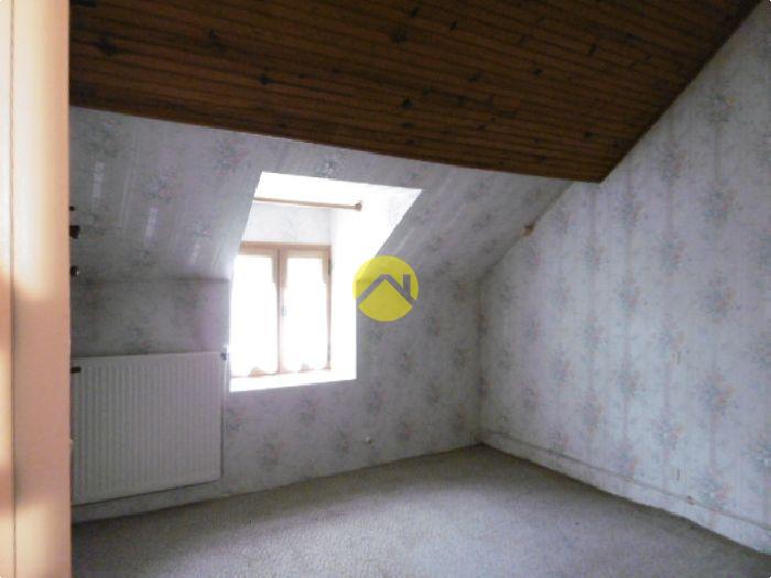 Belle maison de pierres restaurée.