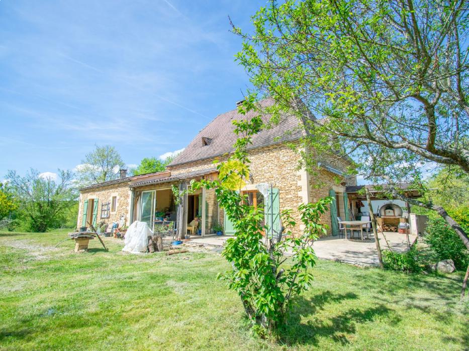 Maison rénovée avec hangar