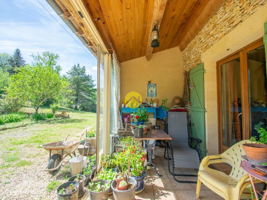 Maison rénovée avec hangar