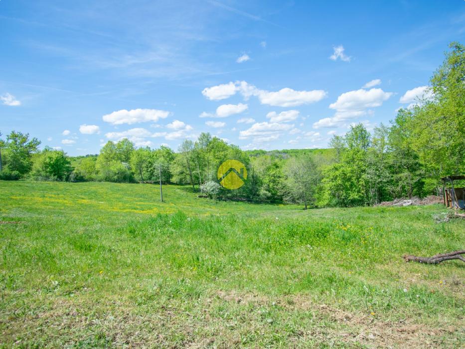 Maison rénovée avec hangar