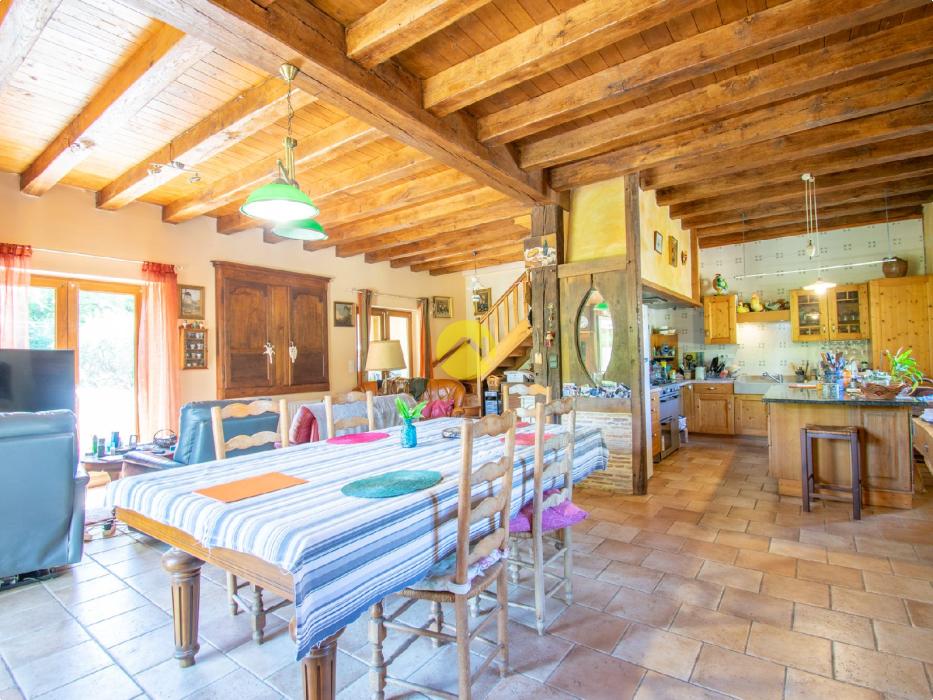 Maison rénovée avec hangar