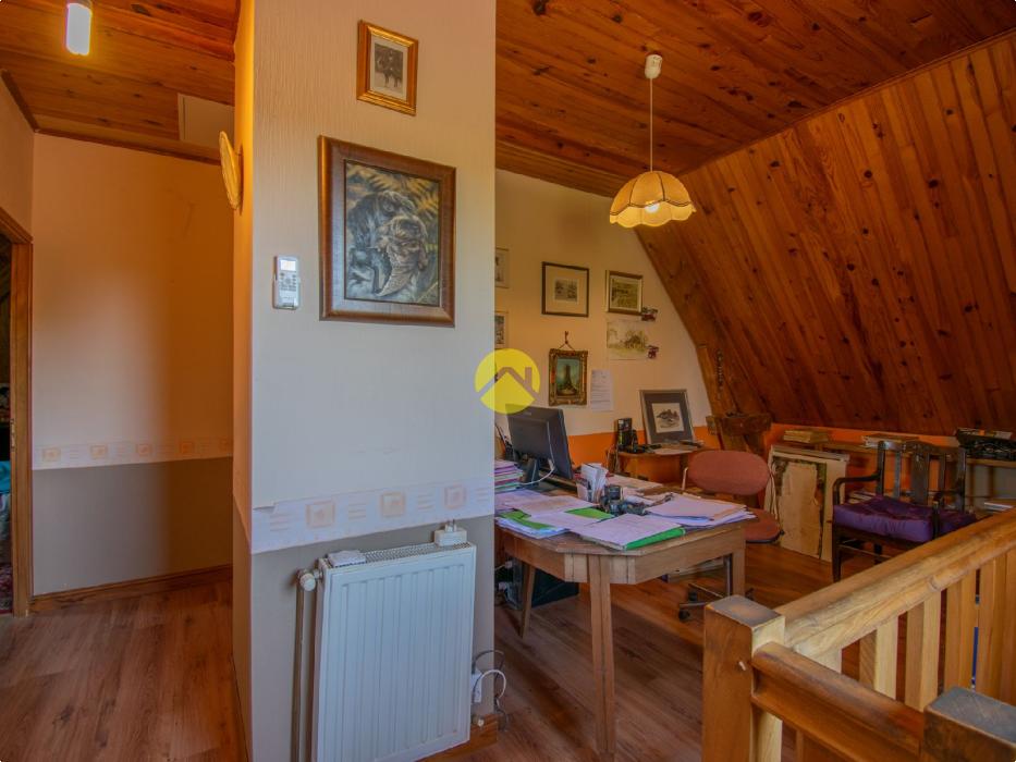 Maison rénovée avec hangar