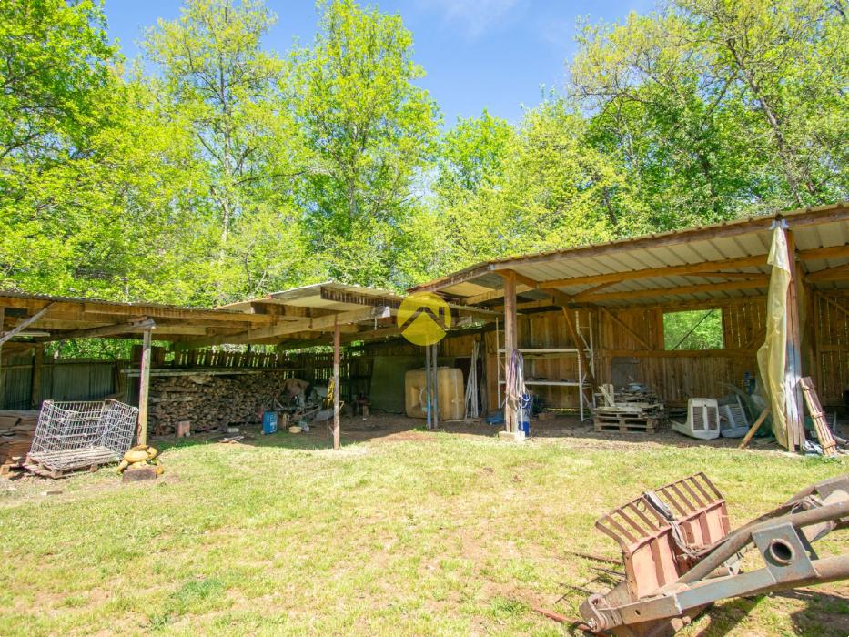 Maison rénovée avec hangar