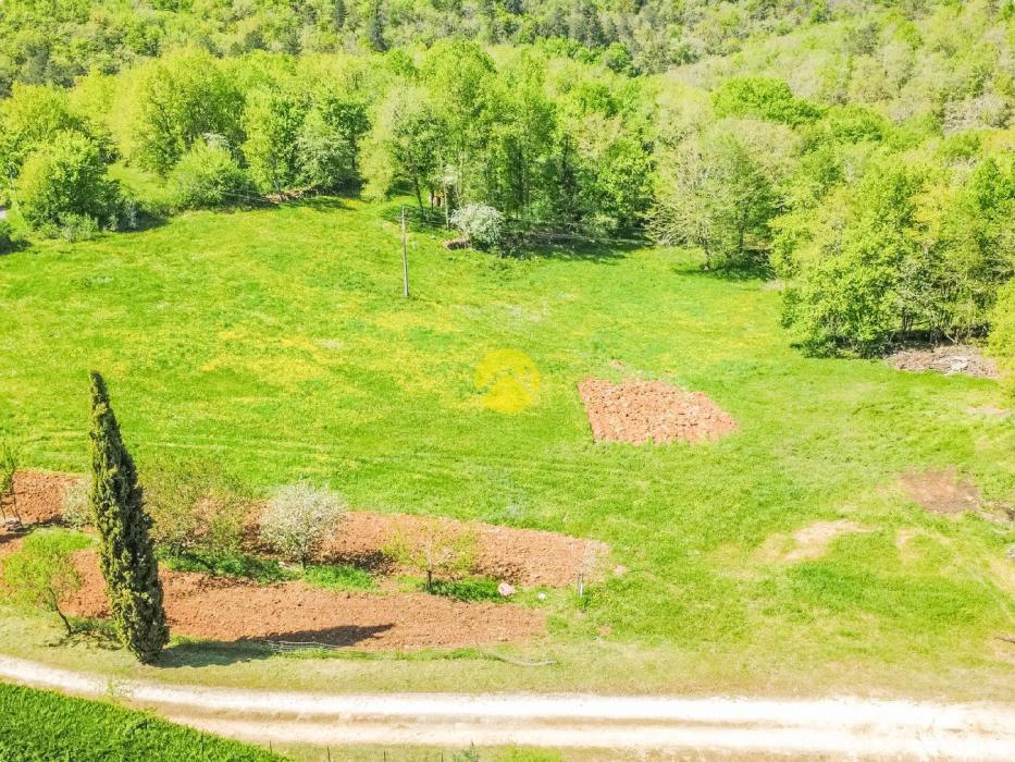 Maison rénovée avec hangar