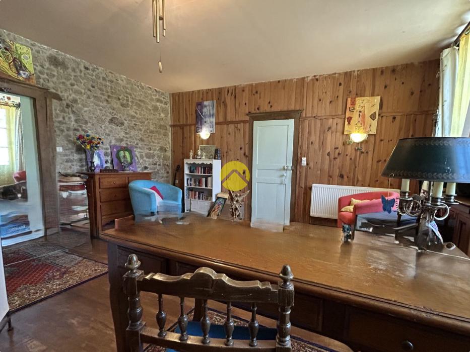 ANCIENNE MAISON EN PIERRE ET PARC 