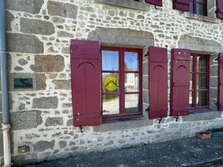 ANCIENNE MAISON EN PIERRE ET PARC 