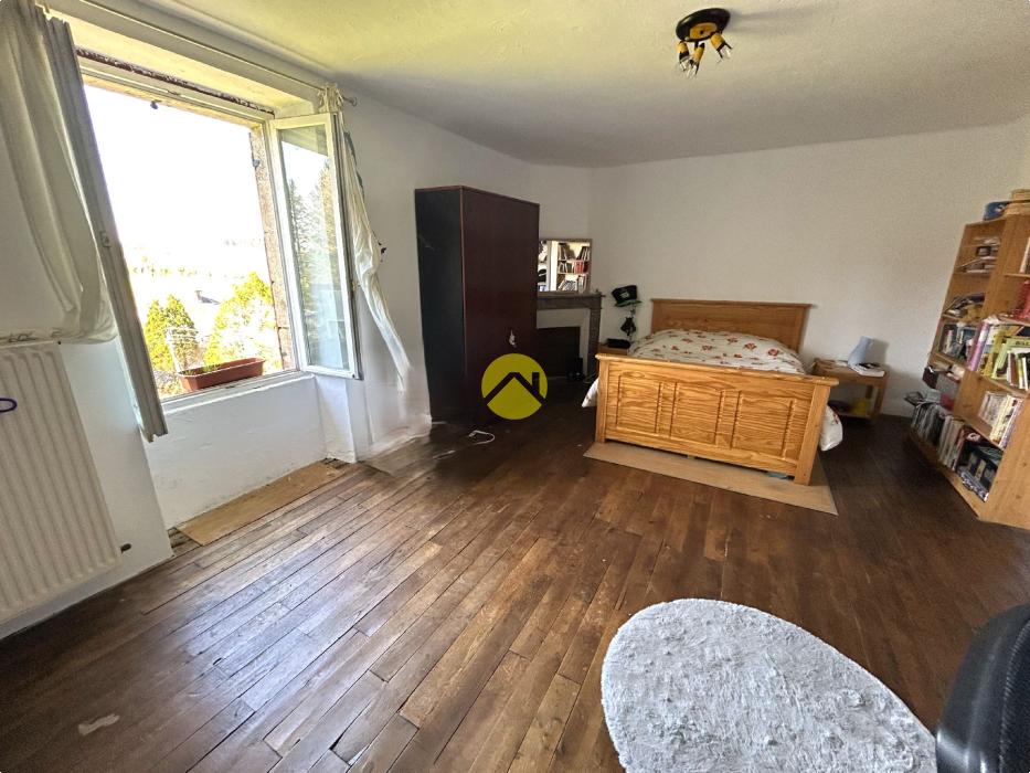 ANCIENNE MAISON EN PIERRE ET PARC 