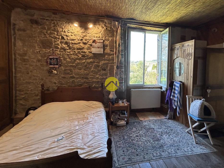 ANCIENNE MAISON EN PIERRE ET PARC 