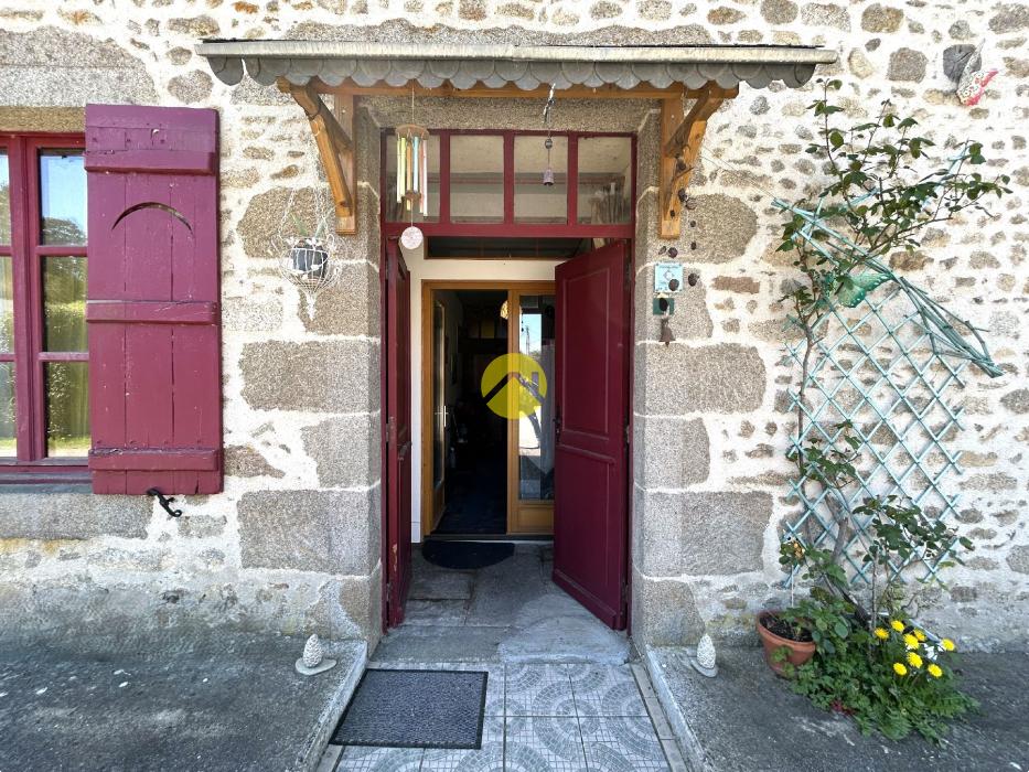 ANCIENNE MAISON EN PIERRE ET PARC 