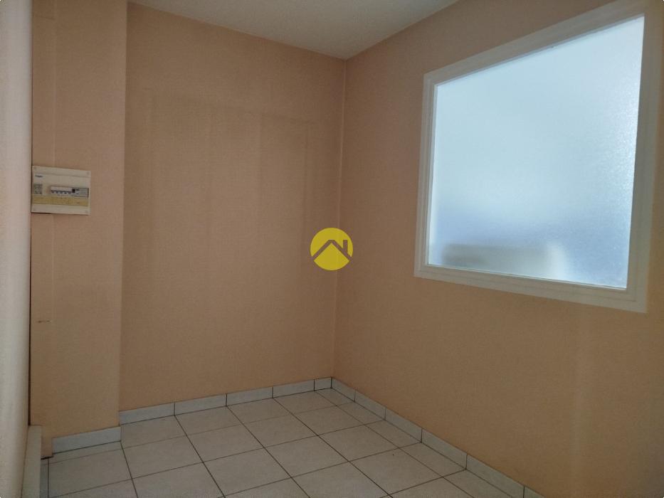 Local commercial libre d'activité