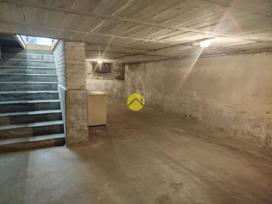 Local commercial libre d'activité