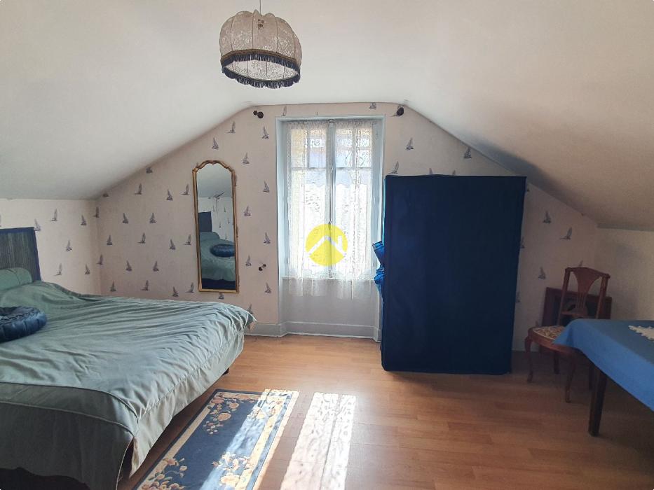 Maison de bourg avec garage 
