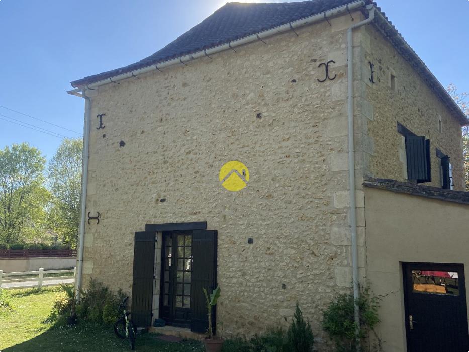 Belle maison en pierre