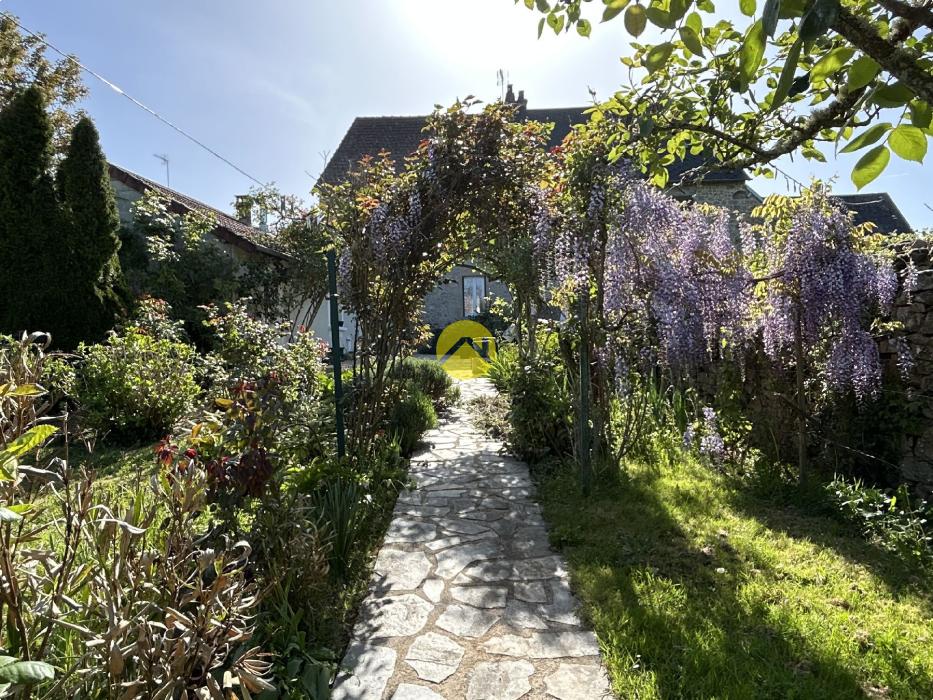 MAISON DE BOURG HABITABLE DE SUITE