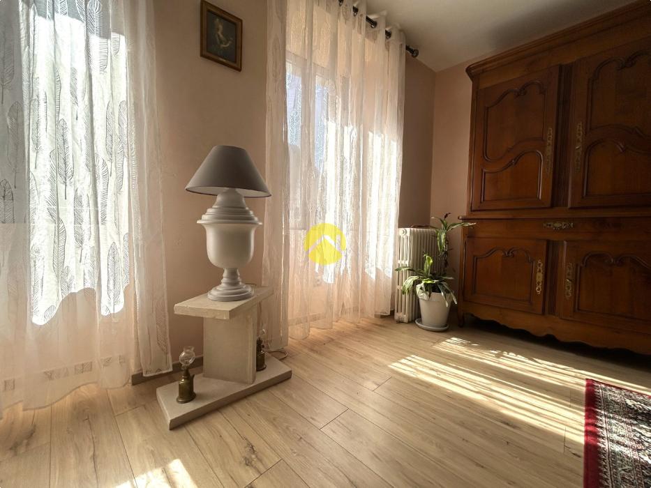 MAISON DE BOURG HABITABLE DE SUITE