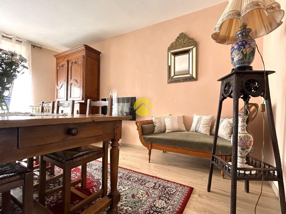 MAISON DE BOURG HABITABLE DE SUITE