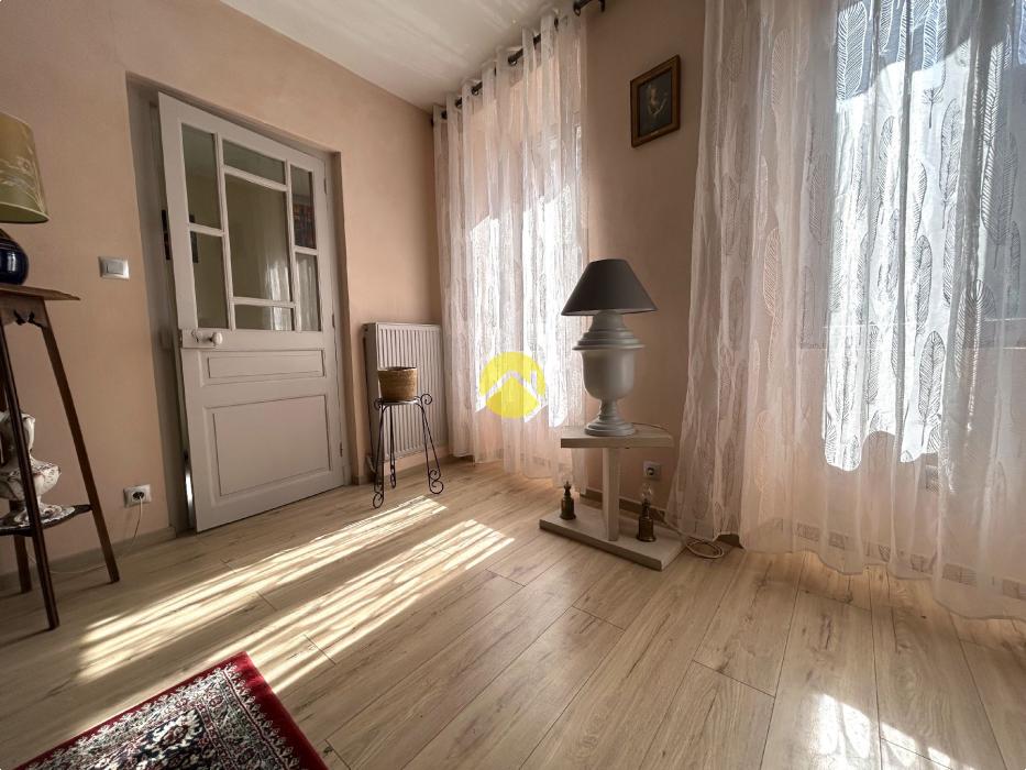 MAISON DE BOURG HABITABLE DE SUITE