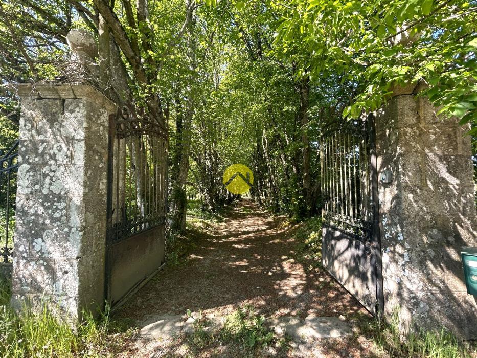 ANCIENNE DEMEURE