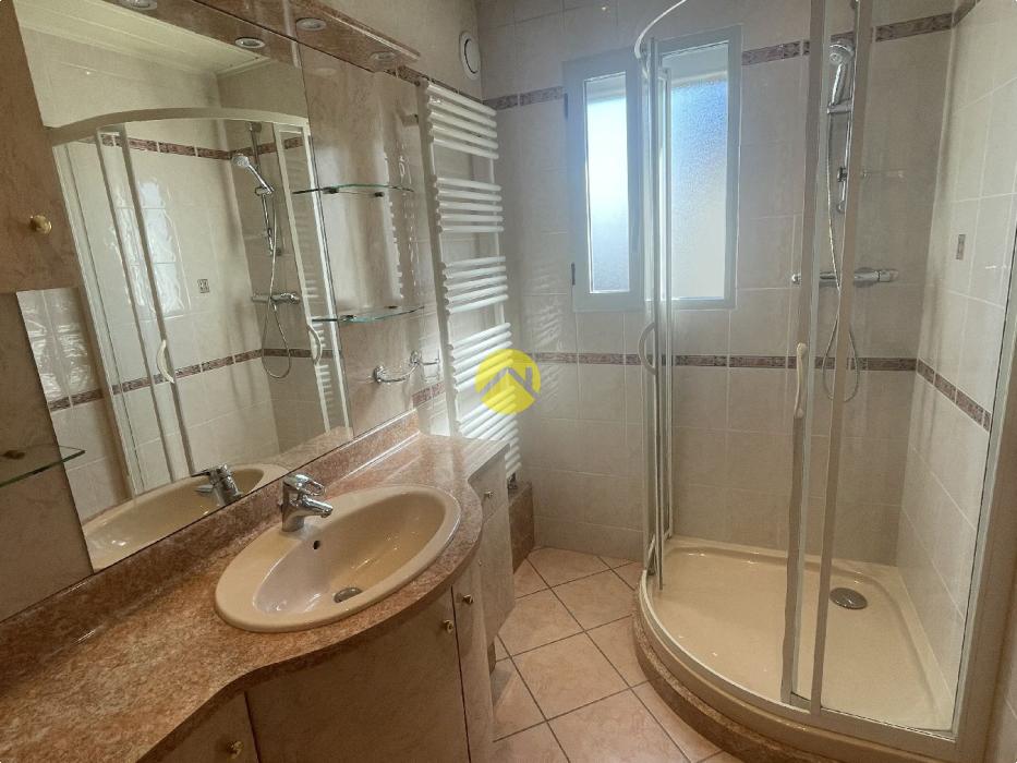 APPARTEMENT RUE MIREBEAU